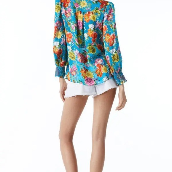 Alice + Olivia Sheila Balloon Sleeve Henley Top - Picture 2 of 4